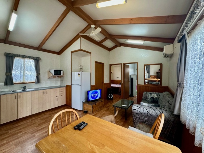 Cabin 15 25-51 Crescent Street, Echuca VIC 3564