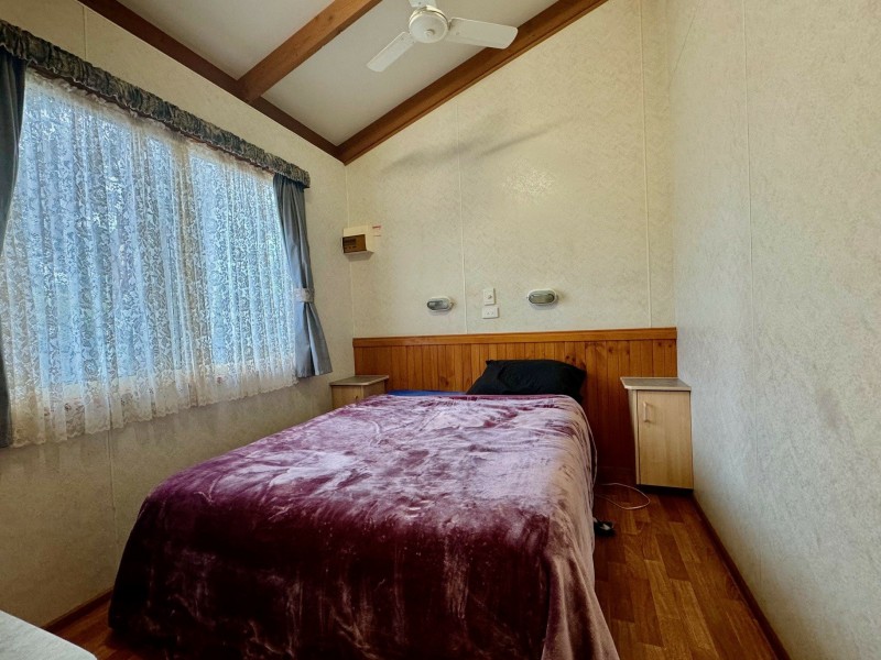 Cabin 15 25-51 Crescent Street, Echuca VIC 3564