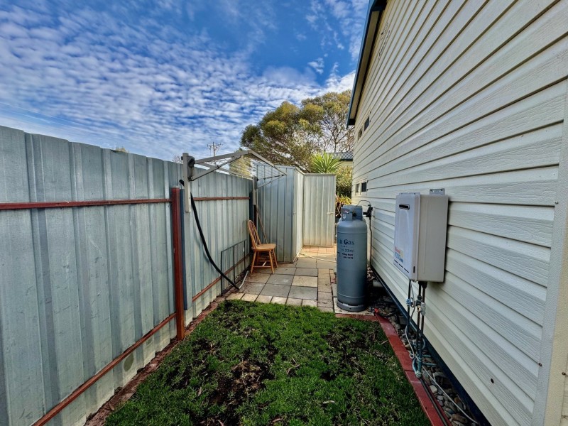 Cabin 15 25-51 Crescent Street, Echuca VIC 3564
