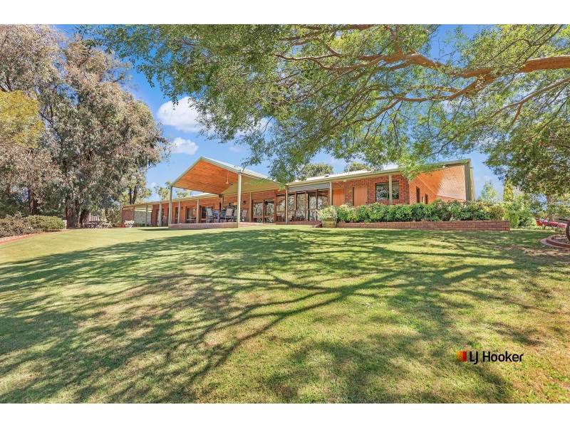 18 Clifton Street East, Mathoura NSW 2710