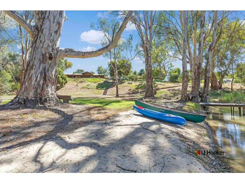 18 Clifton Street East, Mathoura NSW 2710
