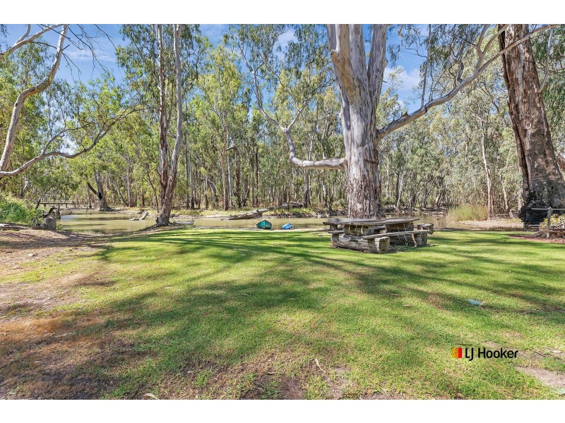 18 Clifton Street East, Mathoura NSW 2710