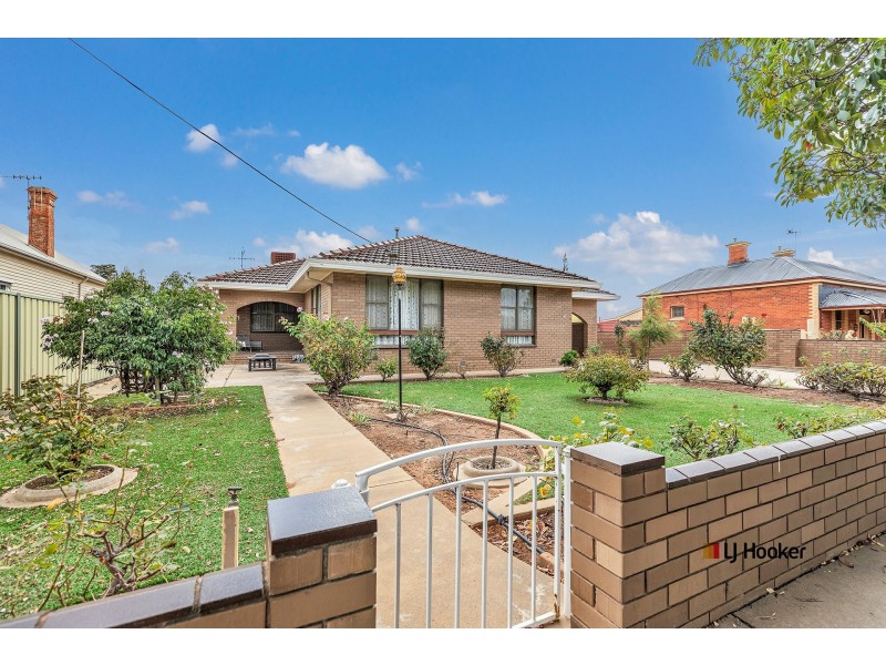 42 Echuca Road, Rochester VIC 3561
