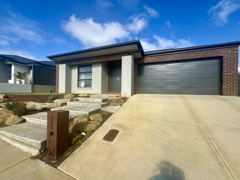 8 Tarrnook Drive, Strathfieldsaye VIC 3551