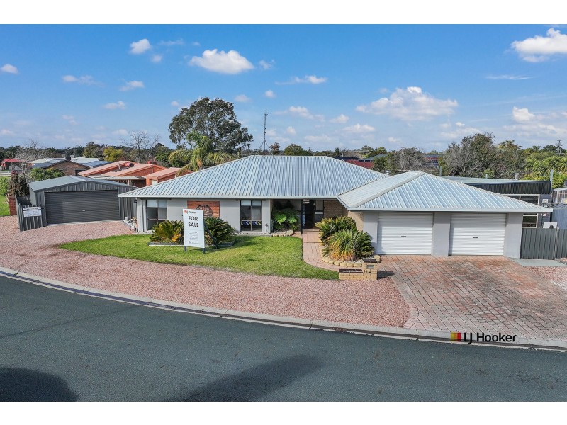 15 Pevensey Place, Echuca VIC 3564