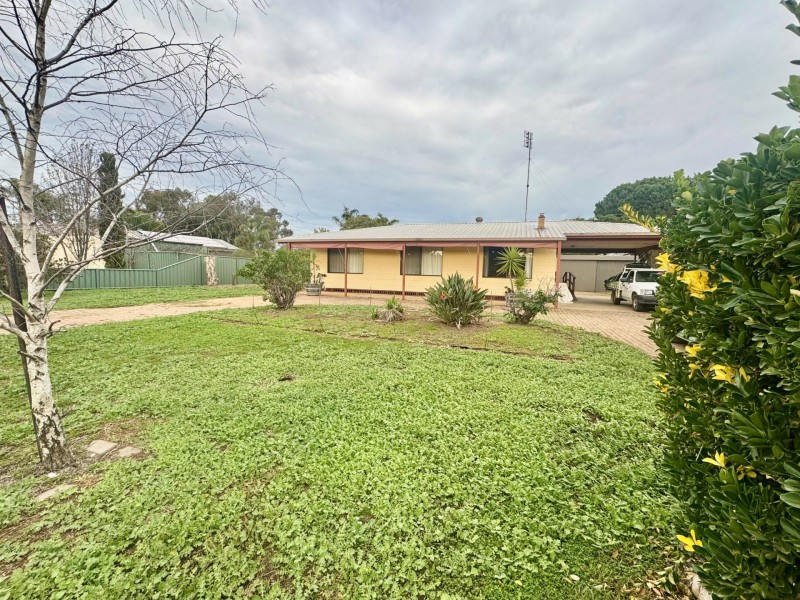 51 Livingstone Street, Mathoura NSW 2710