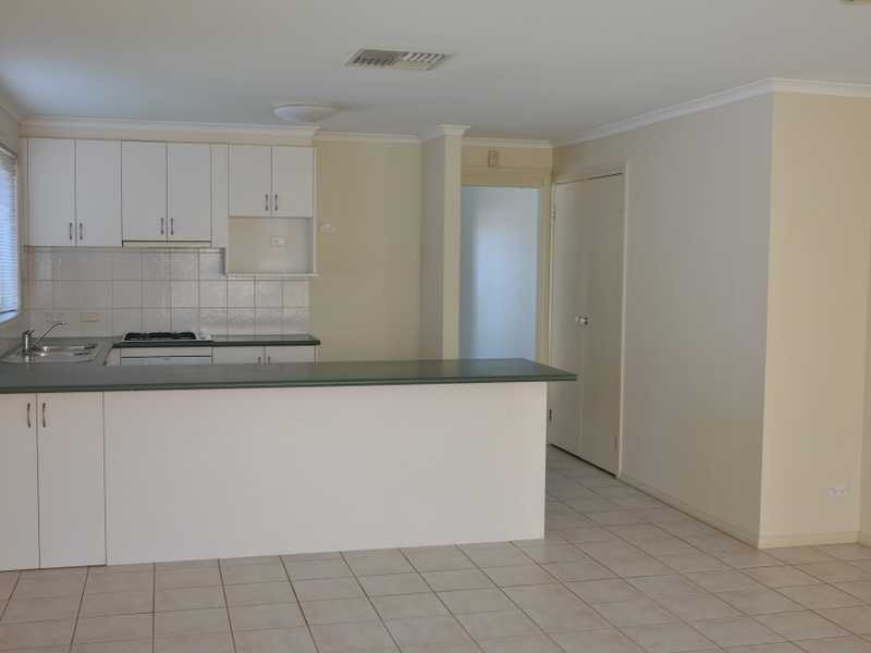 10 Regent Street, Moama NSW 2731