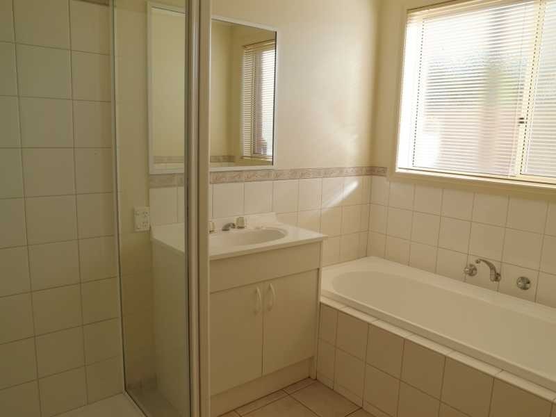 10 Regent Street, Moama NSW 2731