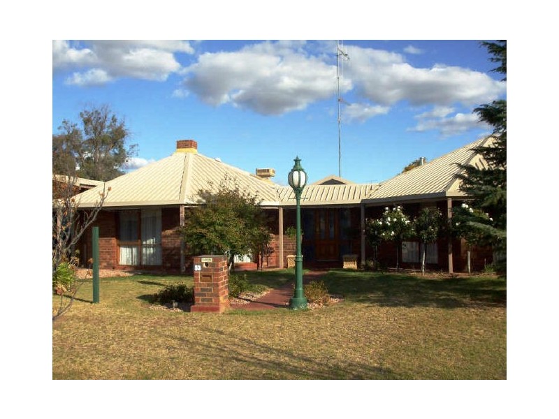 53 Elizabeth Street, Echuca VIC 3564