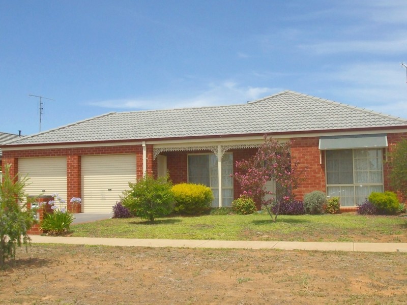 12 Aberdeen Way, Moama NSW 2731