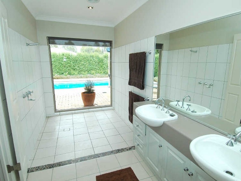 81 Wharparilla Drive, Echuca VIC 3564