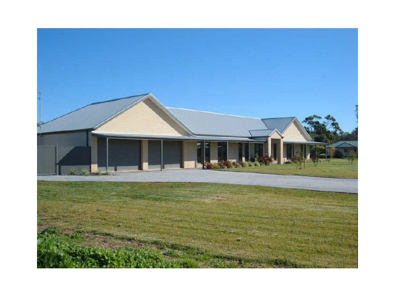9 Silver Gums Place, Moama NSW 2731