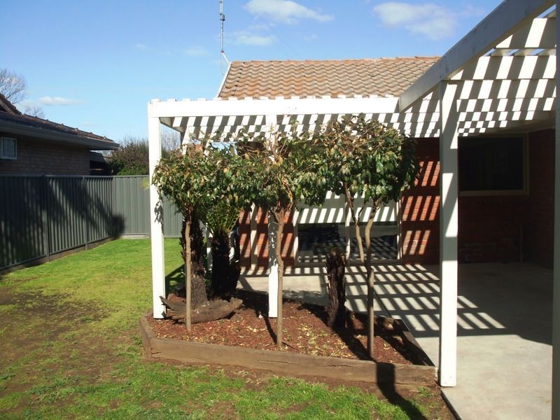 8 Rutley Crescent, Echuca VIC 3564