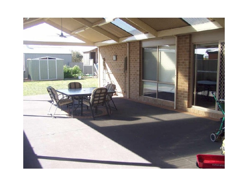 8 Amy Place, Echuca VIC 3564