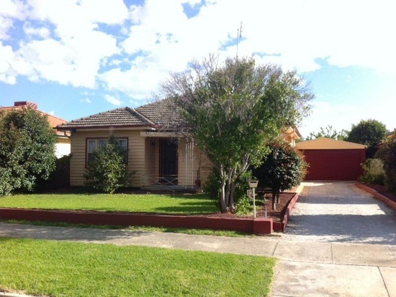 12 Poplar Street, Echuca VIC 3564