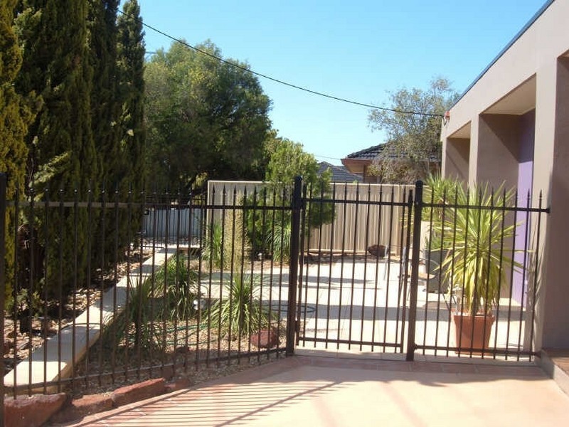 85 Campaspe Esplanade, Echuca VIC 3564
