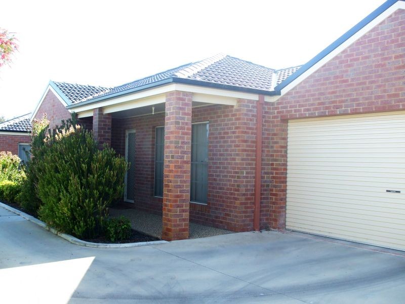 2/2 Riverina Parade, Echuca VIC 3564