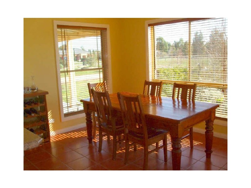 64 Chelsworth Drive, Echuca VIC 3564