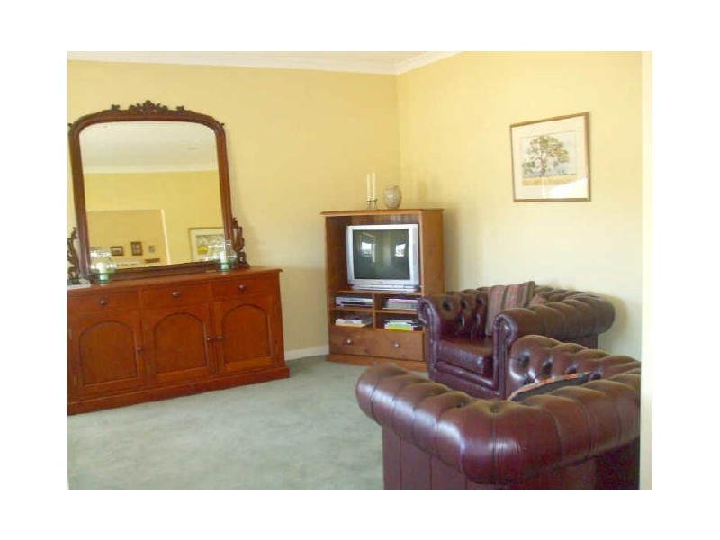 64 Chelsworth Drive, Echuca VIC 3564