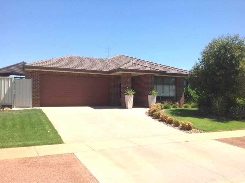 10 Forfar Drive, Moama NSW 2731