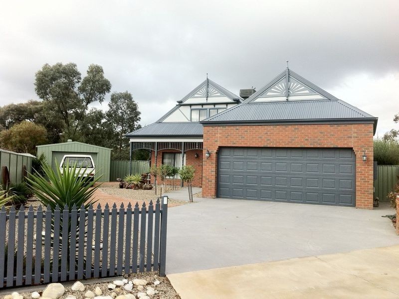 57 Woodlands Circuit, Echuca VIC 3564
