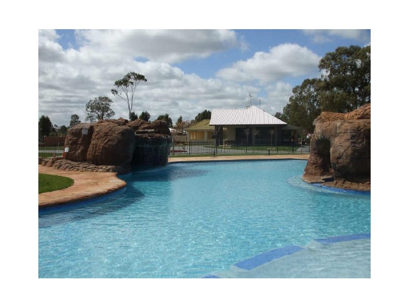 2 Perricoota Road, Moama NSW 2731