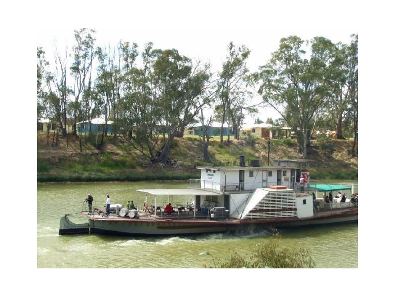 2 Perricoota Road, Moama NSW 2731