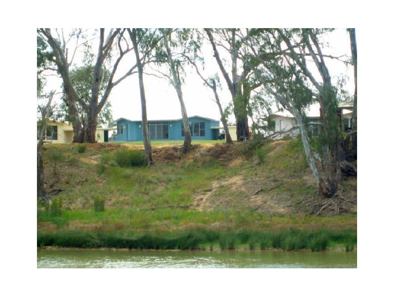 2 Perricoota Road, Moama NSW 2731