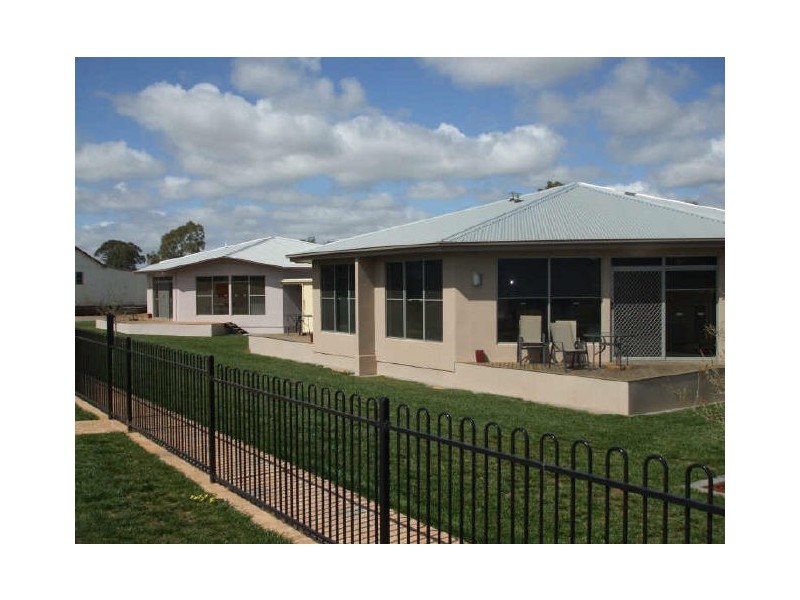 2 Perricoota Road, Moama NSW 2731