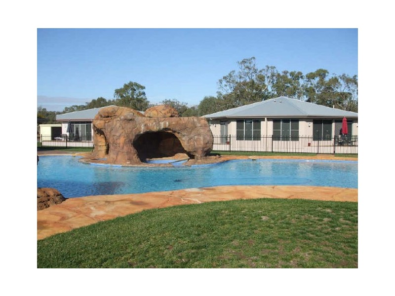 2 Perricoota Road, Moama NSW 2731