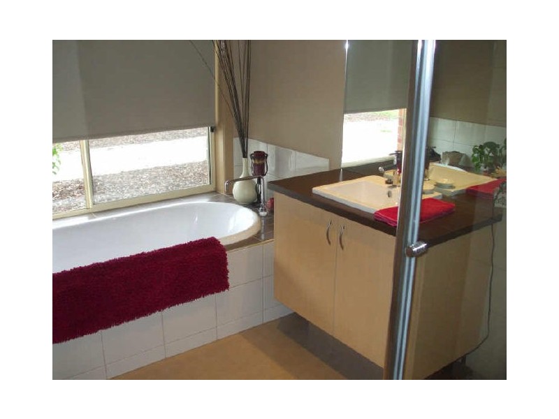 7 Silvergum Place, Moama NSW 2731