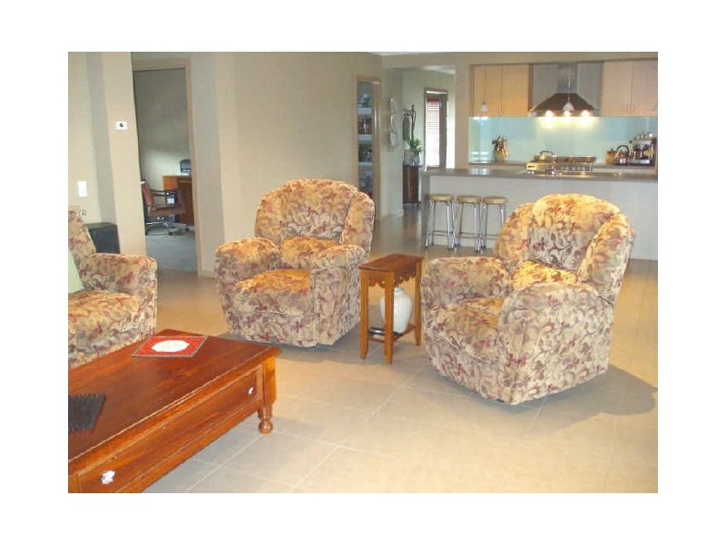 7 Silvergum Place, Moama NSW 2731