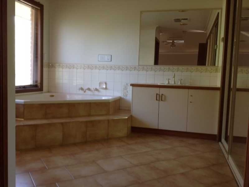 108 Wharparila Drive, Echuca VIC 3564