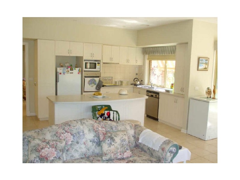 28 Kingfisher Drive West, Moama NSW 2731