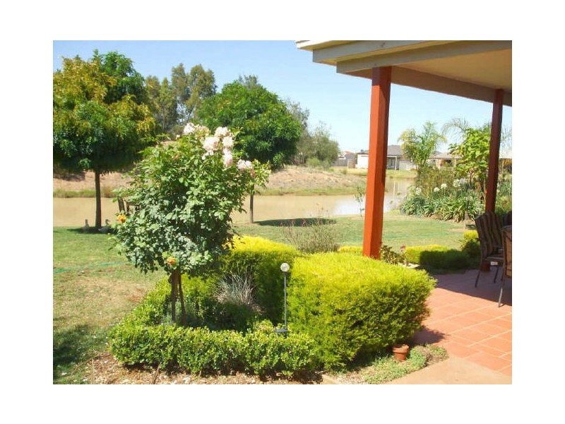 28 Kingfisher Drive West, Moama NSW 2731