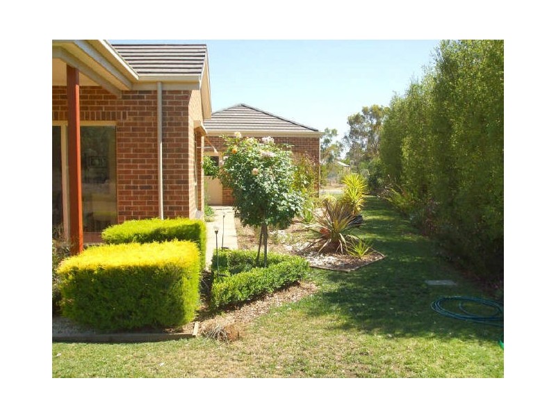 28 Kingfisher Drive West, Moama NSW 2731