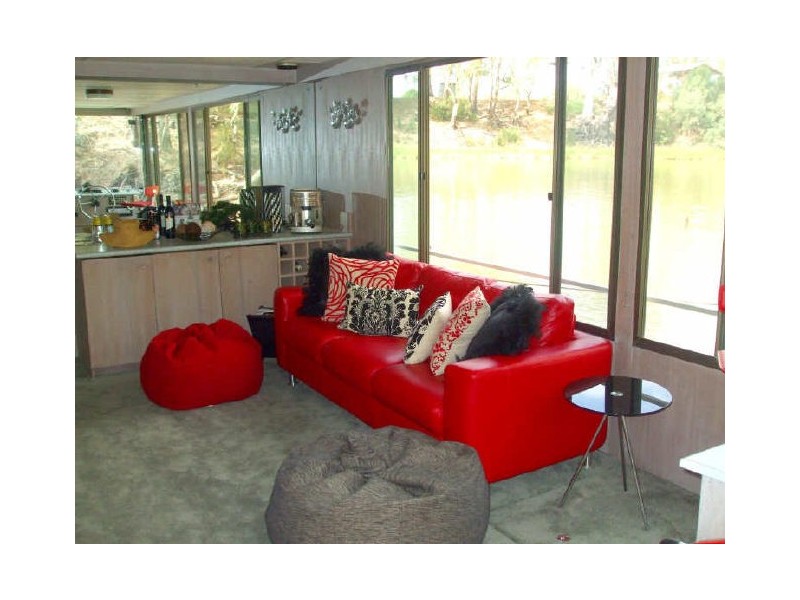 Scenic Drive “Murray River” YA083 HC 100, Echuca VIC 3564