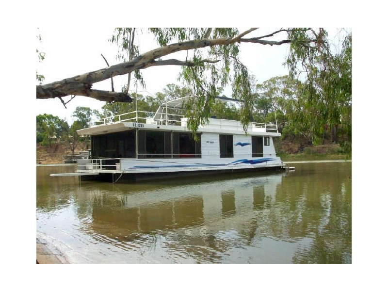 Scenic Drive “Murray River” YA083 HC 100, Echuca VIC 3564