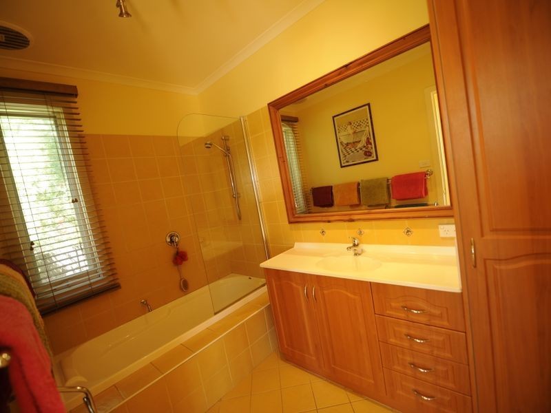 68 Hopwood Street, Echuca VIC 3564