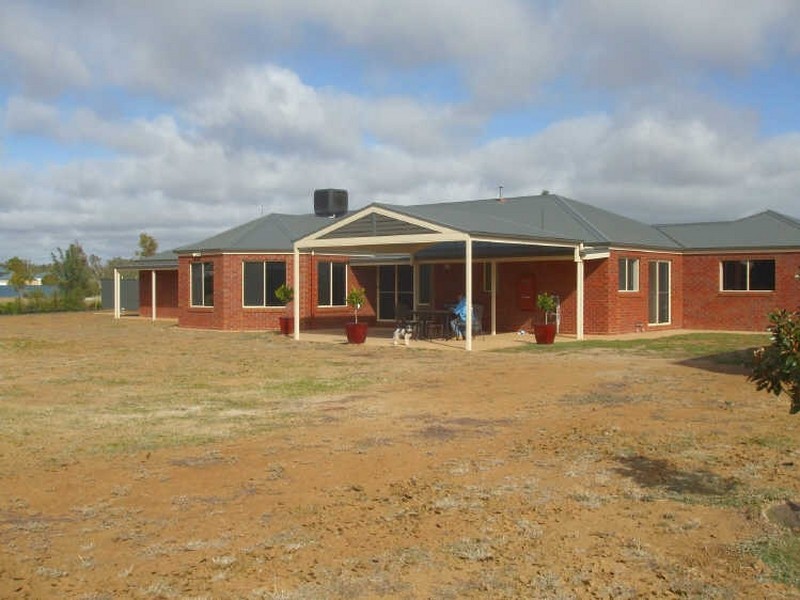 23 Chelsworth Drive, Echuca VIC 3564