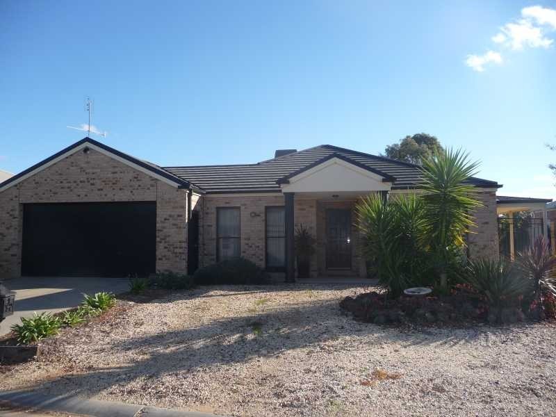 10 Kingfisher Drive West, Moama NSW 2731