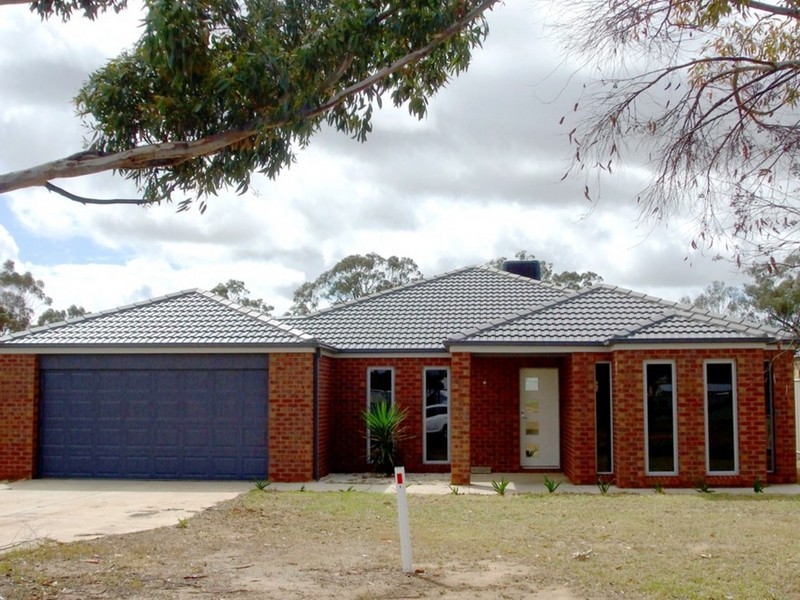 11 Francis Street, Rochester VIC 3561