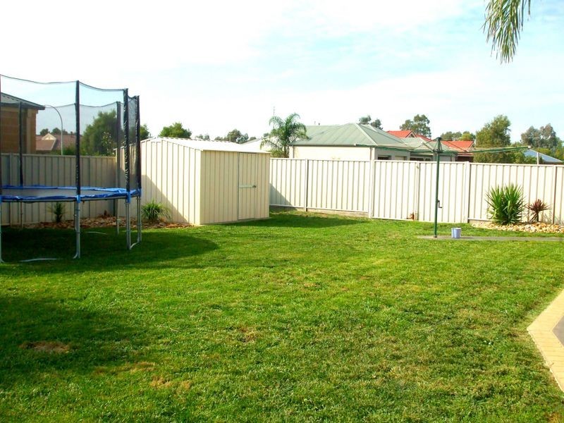 8 Kirkwall Court, Moama NSW 2731