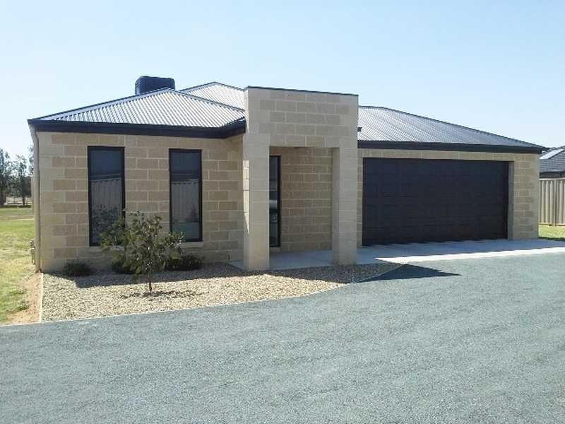 8 Struve Court, Echuca VIC 3564