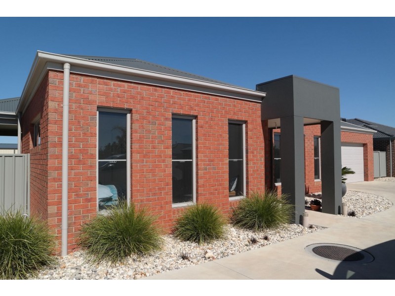 2/2 Paroo Street, Echuca VIC 3564