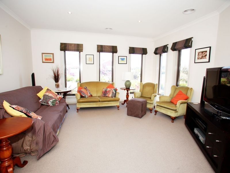 1 Silvergum Place, Moama NSW 2731