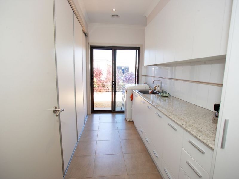 1 Silvergum Place, Moama NSW 2731