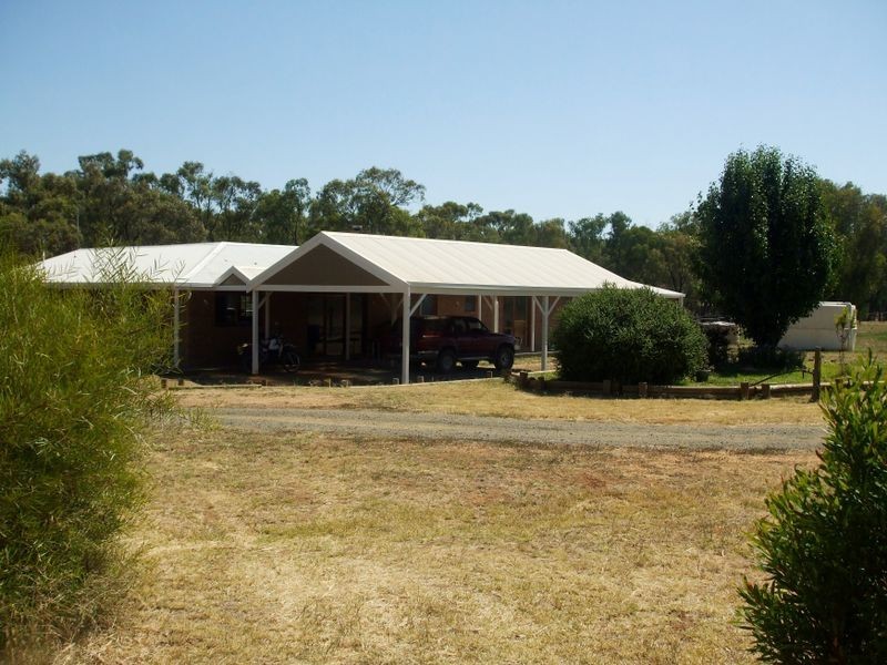 89 Latham Road, Echuca VIC 3564