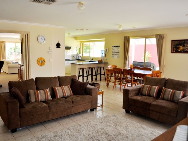 11 Charlton Court, Echuca VIC 3564