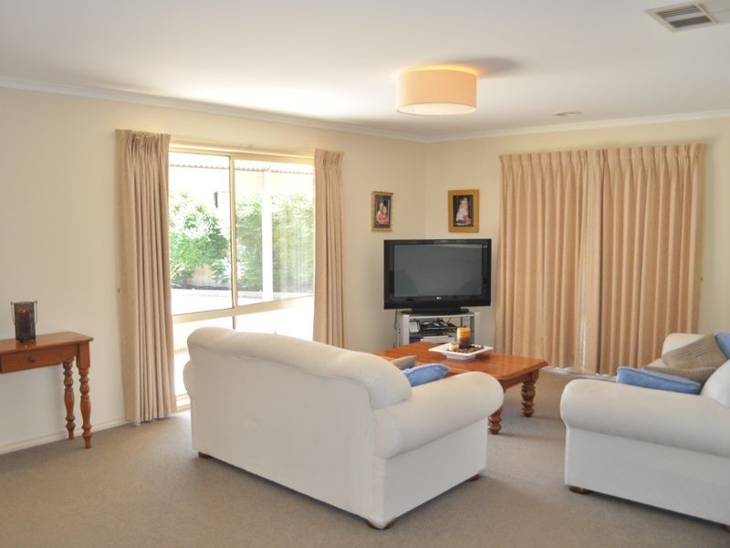 11 Charlton Court, Echuca VIC 3564